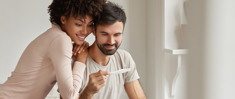 Emociones de familia ante la llegada bebé