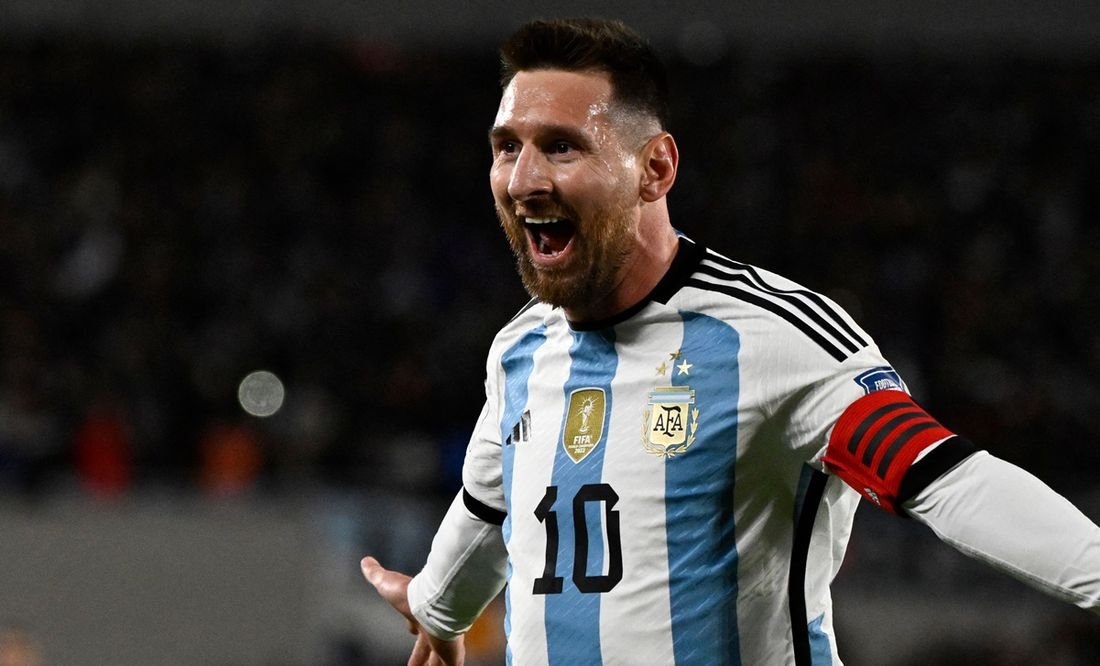Lionel Messi celebrando un gol olímpico