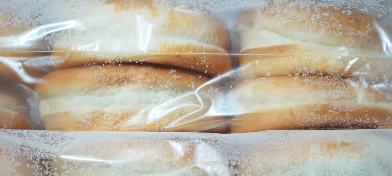 Cuánto dura el pan de miga en el freezer 2 Pan de miga fresco siendo congelado
