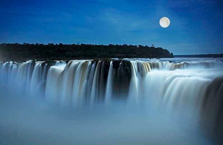Cómo es el paseo de luna llena en las cataratas del Iguazú 5 Cómo es el paseo de luna llena en las cataratas del Iguazú