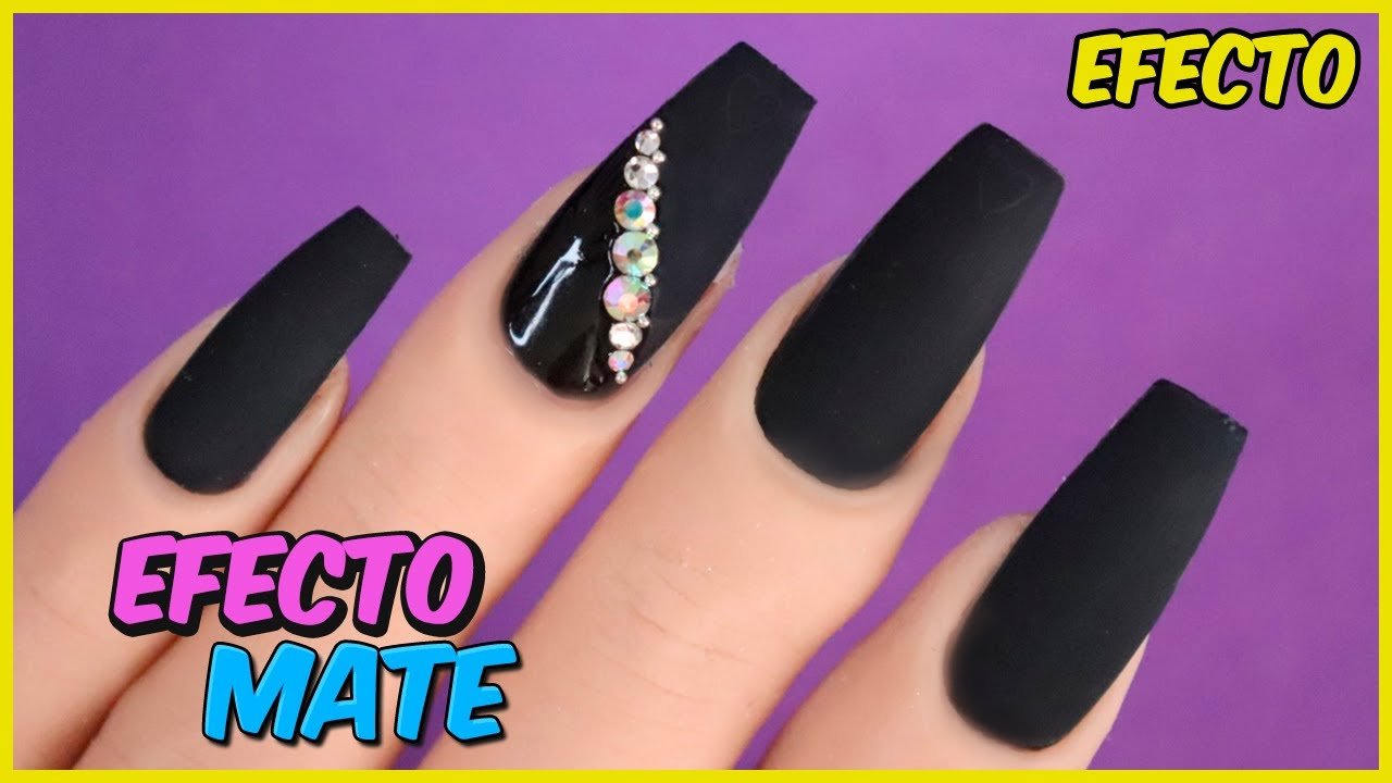 Cómo lograr unas uñas esculpidas en negro mate perfectas y elegantes 1 como lograr unas unas esculpidas en negro mate perfectas y elegantes