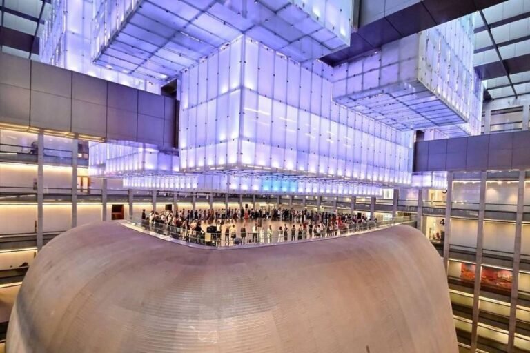 Cómo puedo reservar una visita guiada al Centro Cultural Kirchner