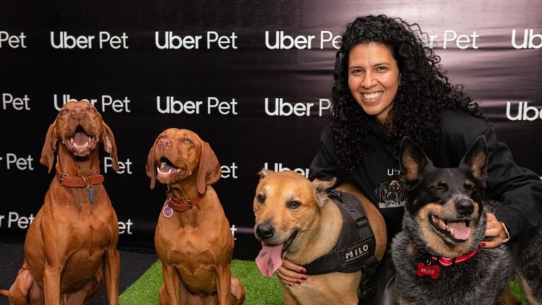 Cómo puedo solicitar un Uber Pet para llevar a mi mascota