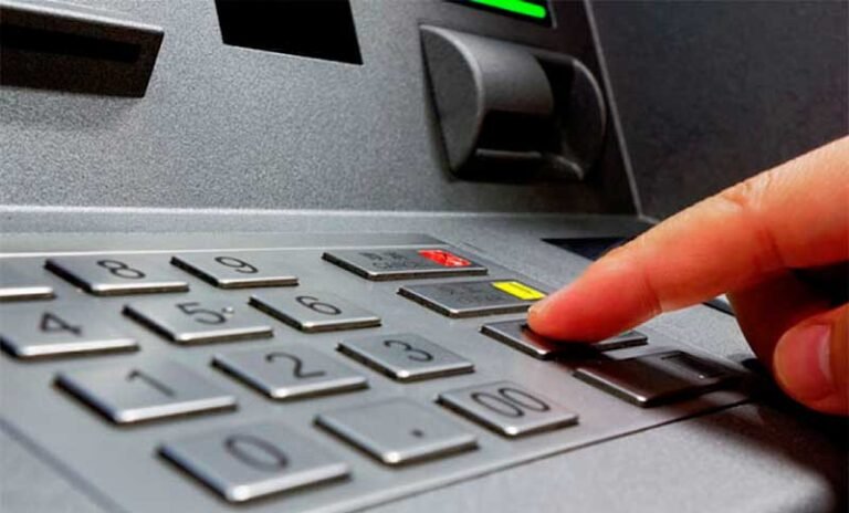 Cómo recuperar la clave alfabética del cajero automático olvidada
