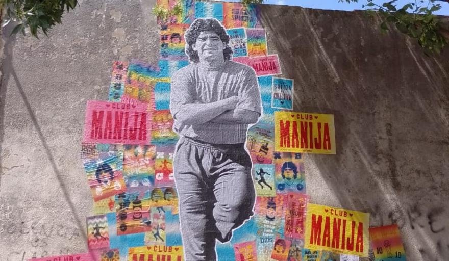 como se han homenajeado los murales de diego maradona en argentina