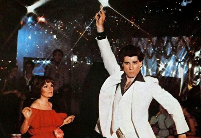 De qué trata la canción "Stayin' Alive" de la película Fiebre de Sábado por la Noche 3 De qué trata la canción «Stayin’ Alive» de la película Fiebre de Sábado por la Noche