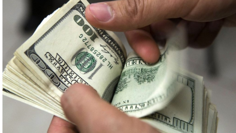 El Banco Nación acepta dólares manchados para su cambio