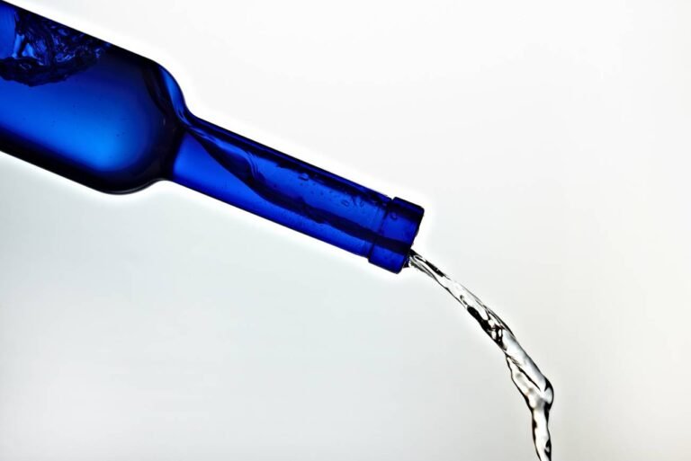 Es mejor el agua mineral en botella de vidrio que en plástico 2 Es mejor el agua mineral en botella de vidrio que en plástico