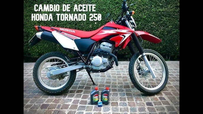 Mantenimiento de la Honda Tornado en ruta