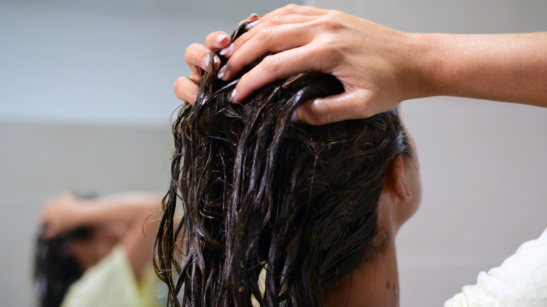 Cómo prevenir y tratar la caída del cabello en exceso