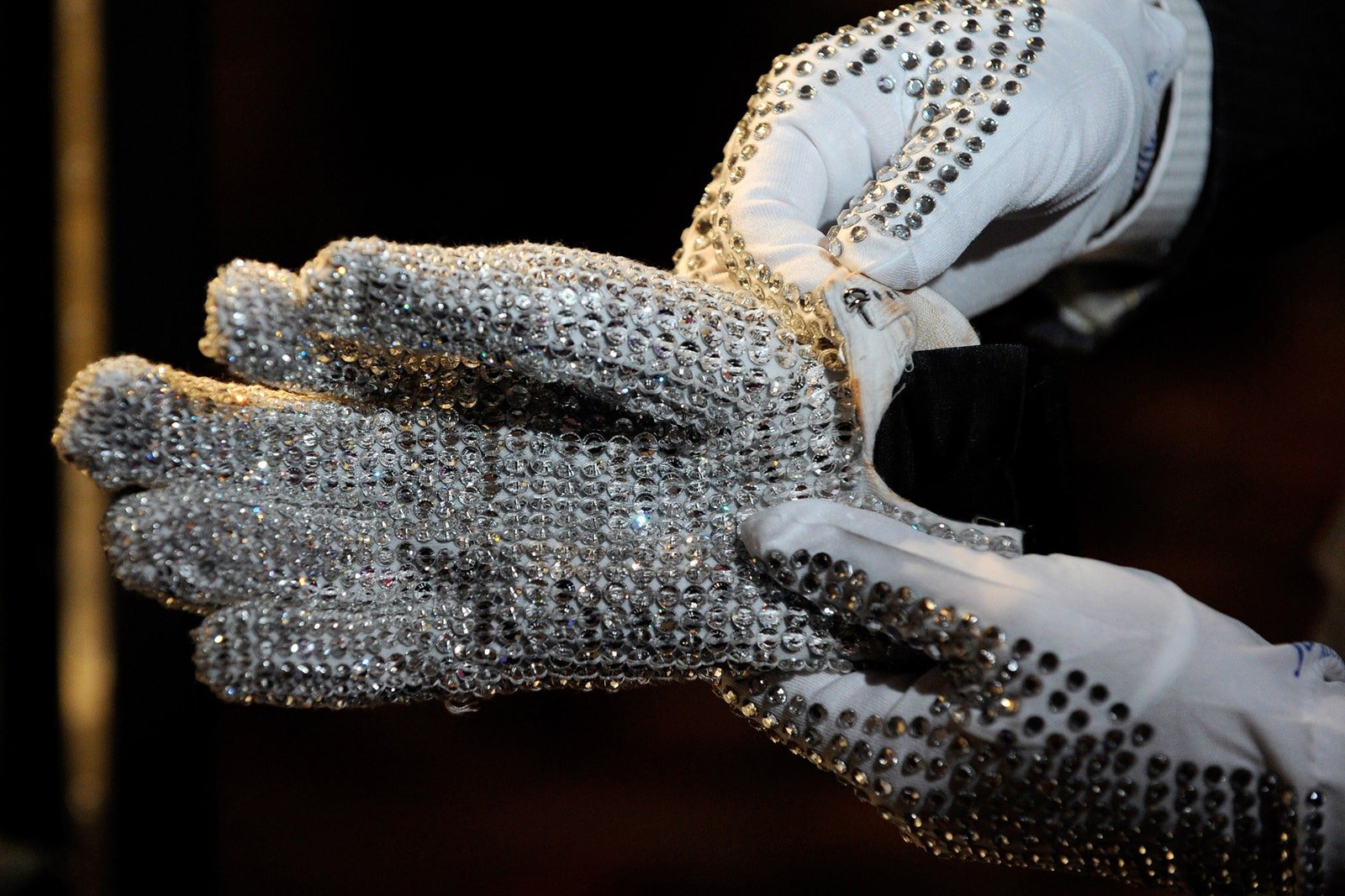por que el guante de michael jackson se volvio un icono de la musica