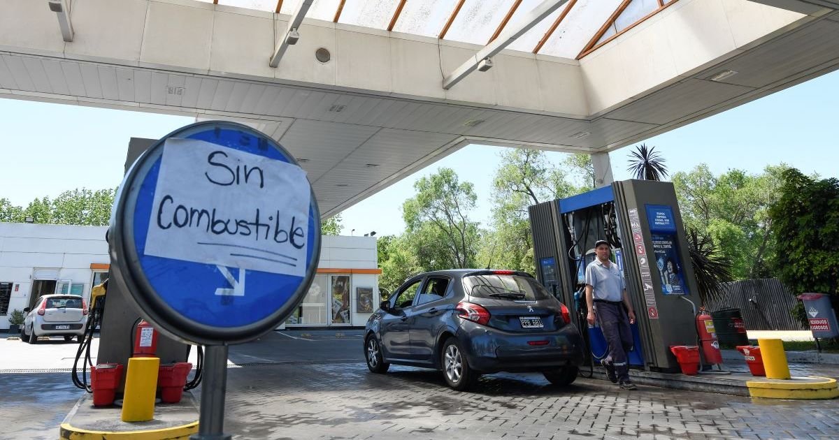 por que hay escasez de nafta en argentina y que la causa