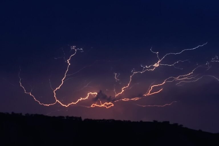Por qué se producen lluvias intensas y truenos fuertes en tormentas 6 Por qué se producen lluvias intensas y truenos fuertes en tormentas