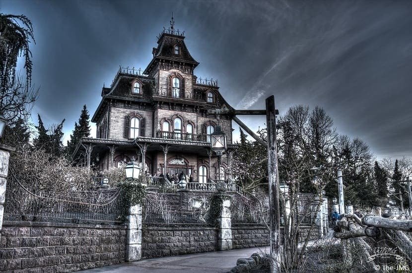 Qué atracciones y secretos esconde la Haunted Mansion en Disney World 1 que atracciones y secretos esconde la haunted mansion en disney world