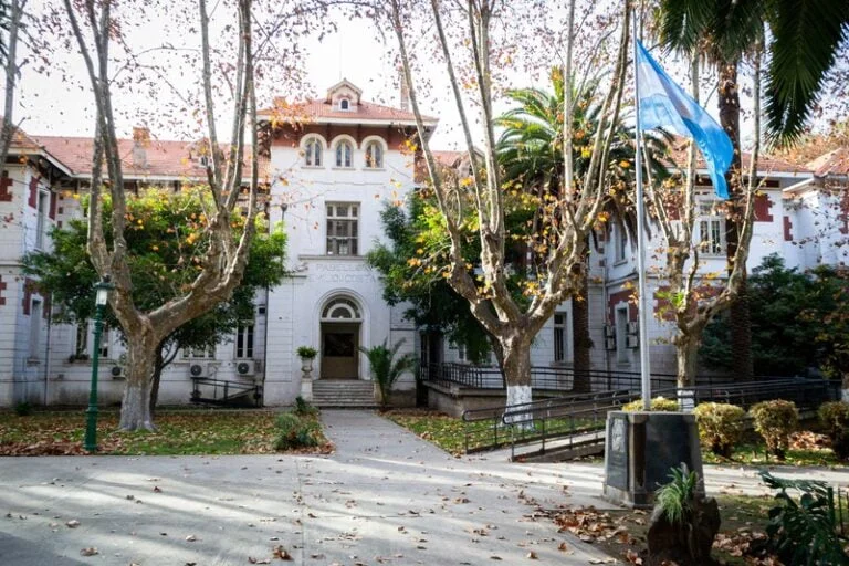 Qué especialidades atiende el Hospital Roffo 8 Qué especialidades atiende el Hospital Roffo