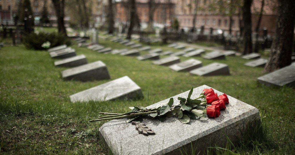 que frases conmovedoras se pueden usar en placas de cementerio para papa