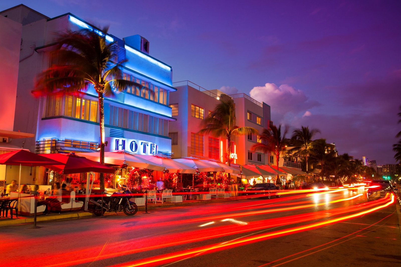 que lugares imperdibles visitar en ocean drive miami de noche