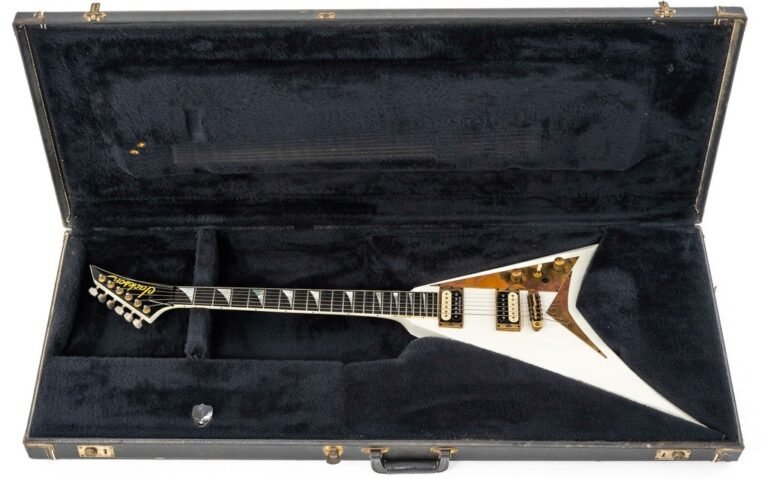 Qué modelos de guitarras Jackson usó Randy Rhoads en su carrera