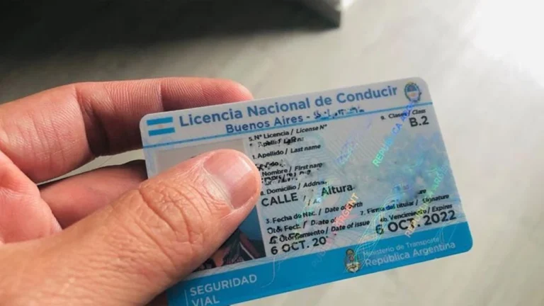 Qué sucede si me multan por no tener licencia de conducir en Argentina