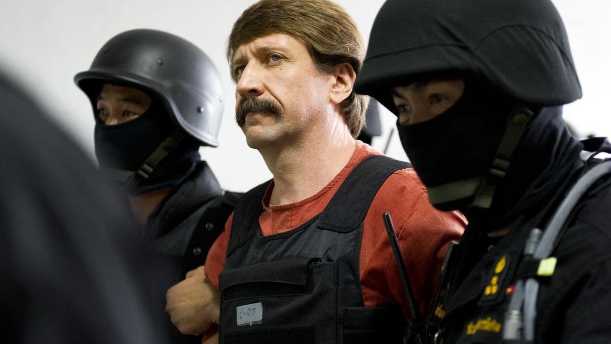 Quién es el autor de "El señor de las armas" y de qué trata 1 quien es el autor de el senor de las armas y de que trata