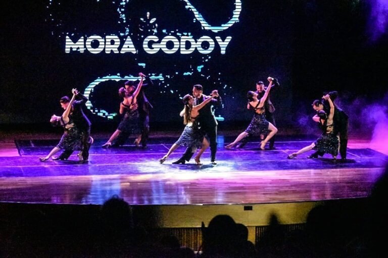 Quién es Mora Godoy y qué presentaciones tiene en el Teatro Colón