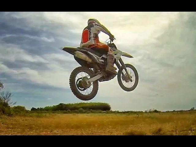 Cuántos km hace una Honda Tornado